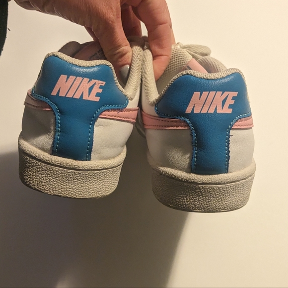 Nike Court Royale shoe size 4.5 youth - Picture 2 of 6